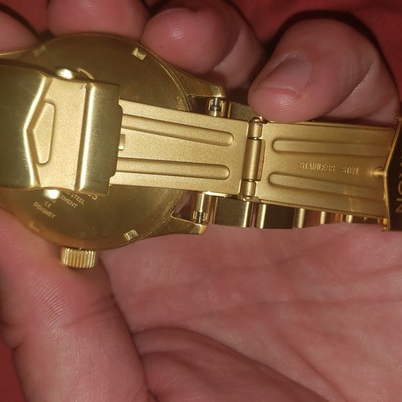 Nixon sentry mckymouse fight cloudwatch - Picture 8 of 13